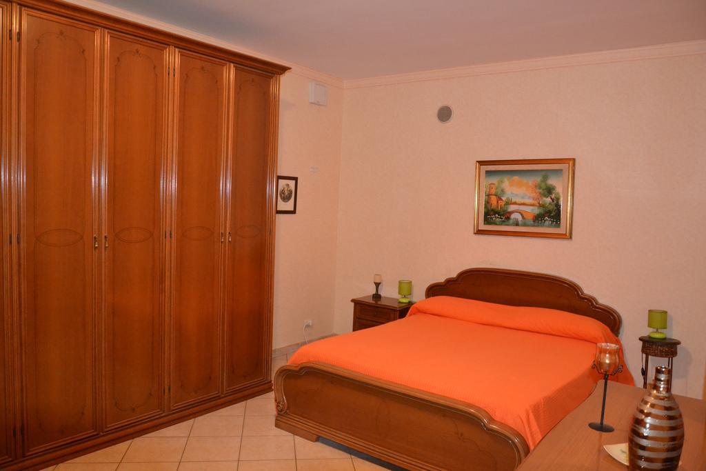 Low Cost La Meridiana Hotel ซัฟเฟรานา เอตเนอา ห้อง รูปภาพ
